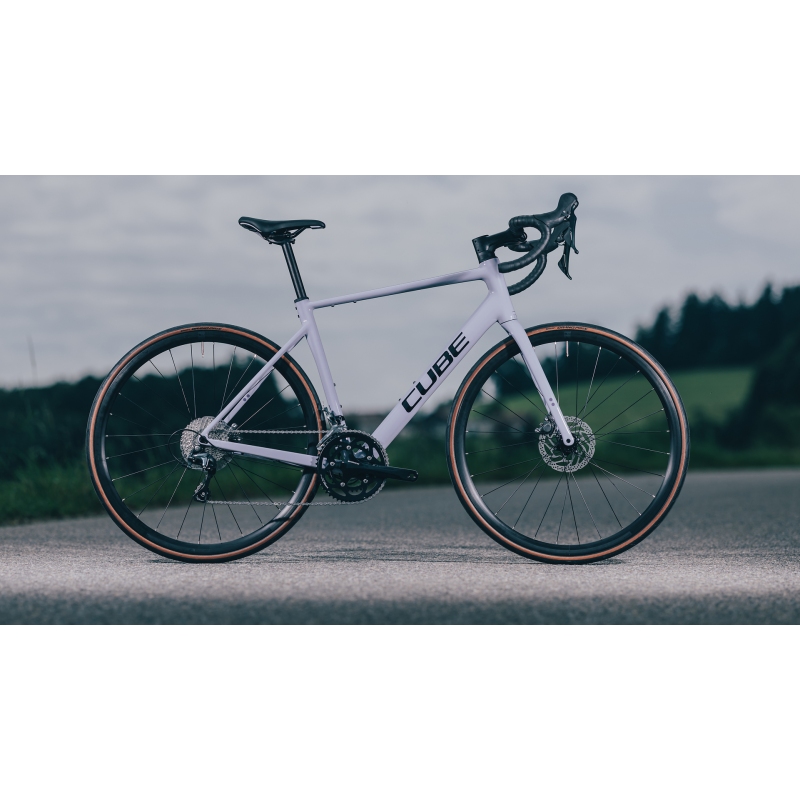 Cestno Kolo CUBE ATTAIN RACE cyclamen'n'black