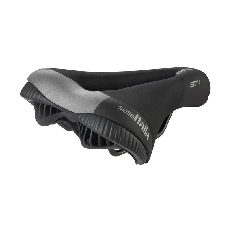 Sedež Selle Italia ST 1 SuperFlow L3 je maksimalno udoben sedež, ki omogoča da dolgo ostanete na svojem sedežu. Anatomska oblika vam omogoča, da enostavno najdete idealen položaj ter povečate udobje in zmogljivost.