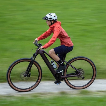 E-MTB-s-sprednjim-vzmetenjem